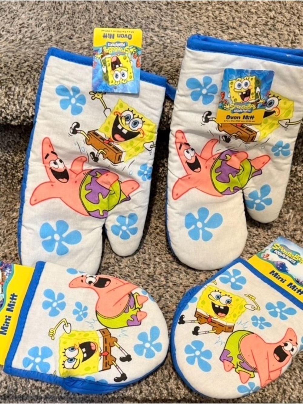 SpongeBob Squarepants Blue & White Oven Mitts and Mini Mitts Set